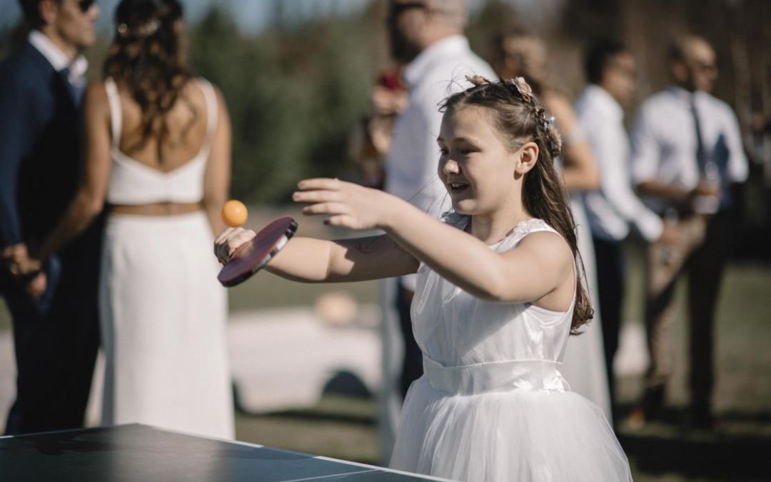 How to keep kids entertained on your wedding day