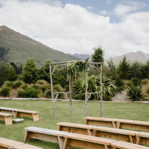 Wanaka and Queenstown wedding planner, stylist and florals